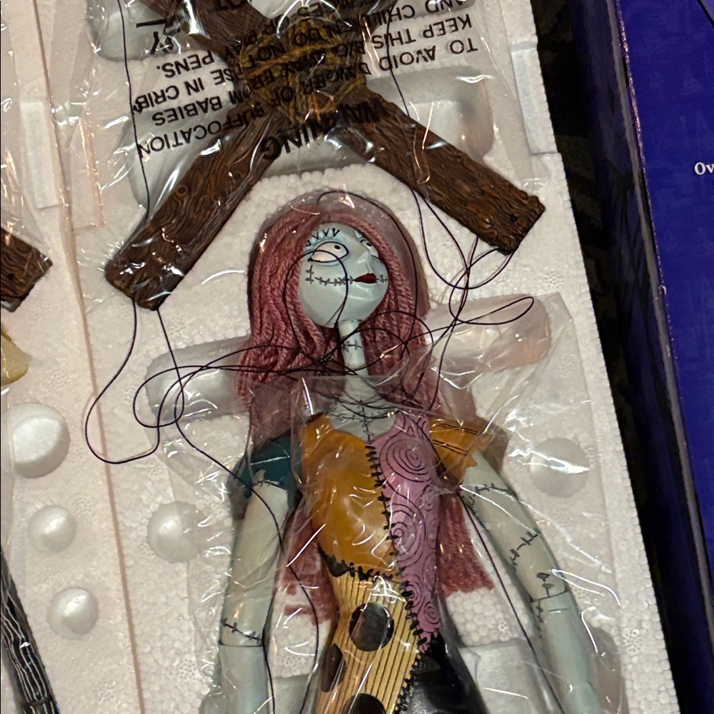 NECA Nightmare Before Christmas Sally and Jack Marionette Set - Picture 16 of 17